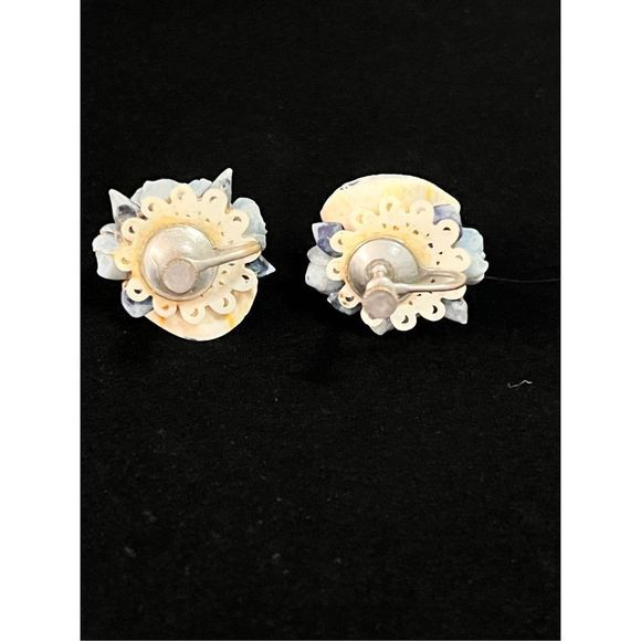 Women's Blue Flower Screwback Clip On Non Pierce Earrings - Picture 5 of 7